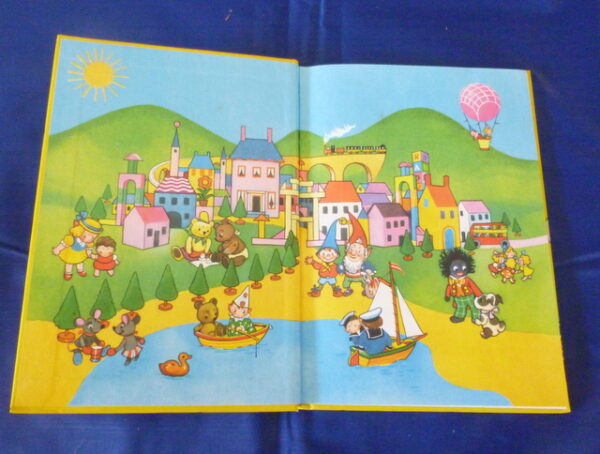 'NODDY AND HIS CAR', by Enid Blyton, Book 3, hard-cover Children's Book, c.1951 - Image 5
