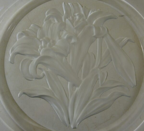 HOYA Crystal, 'Lillies' Plate of the Month, 21 cm dia., in crystal-glass