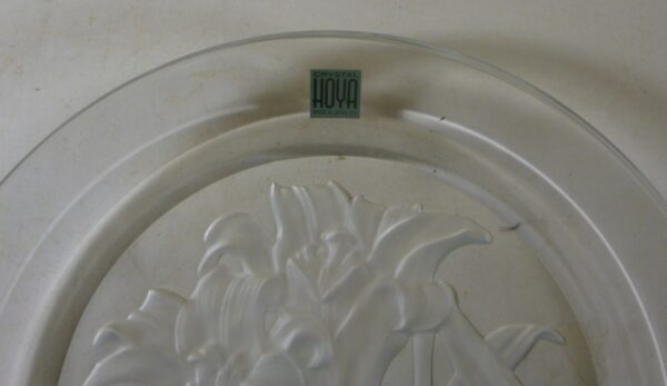 HOYA Crystal, 'Lillies' Plate of the Month, 21 cm dia., in crystal-glass