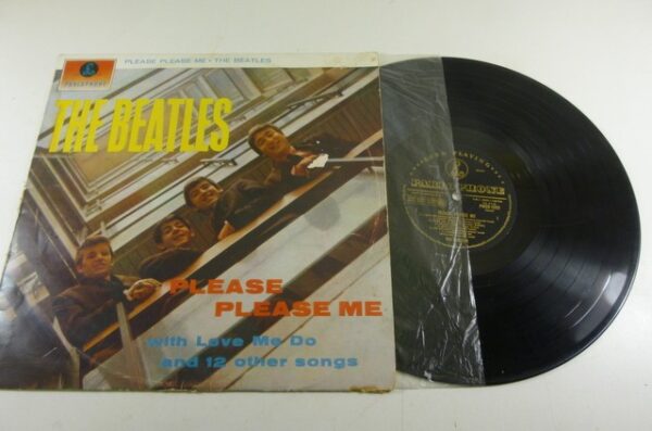 * BEATLES 'PLEASE PLEASE ME', stereo LP Record, s on b, c.1963 * - ?? image