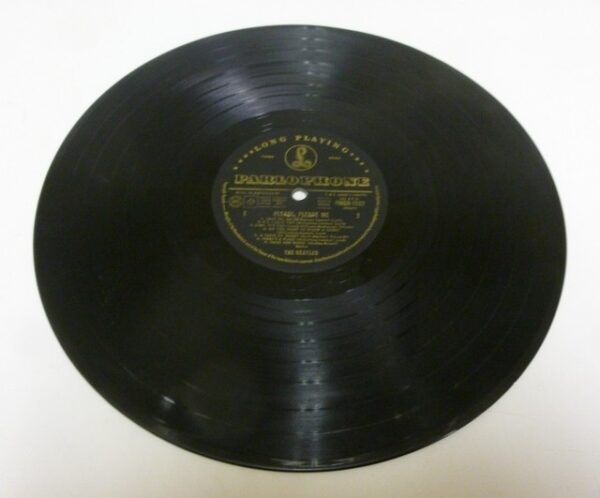 * BEATLES 'PLEASE PLEASE ME', stereo LP Record, s on b, c.1963 * - ?? image