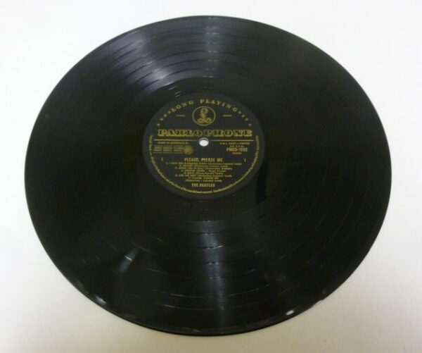 * BEATLES 'PLEASE PLEASE ME', stereo LP Record, s on b, c.1963 * - ?? image