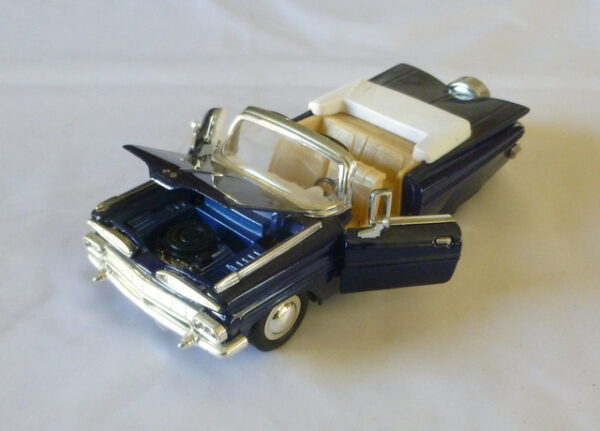 1959 Chevrolet Impala Convertible, Scale 1:36, navy-blue Model Vehicle - Image 9