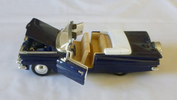 1959 Chevrolet Impala Convertible, Scale 1:36, navy-blue Model Vehicle - Image 7
