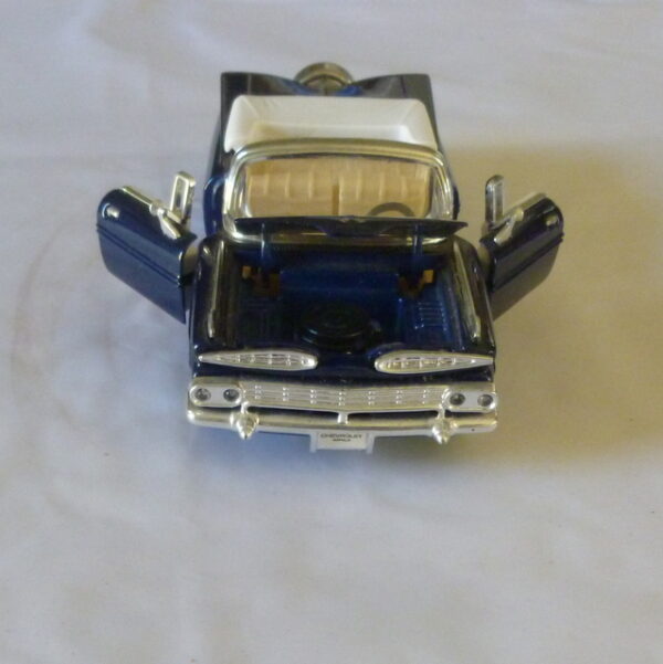 1959 Chevrolet Impala Convertible, Scale 1:36, navy-blue Model Vehicle - Image 8