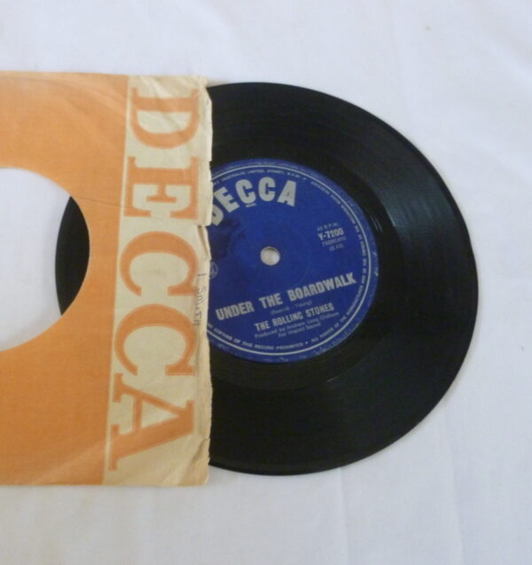 vintage Rolling Stones 'Under the Boardwalk' and 'Walking the Dog', vinyl Single Record, c.1965 - Image 5