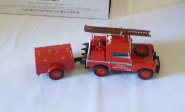 Matchbox MOY 1948 Land Rover and Trailer Fire truck, 'Works Fire Service', red Model Vehicle - Image 5