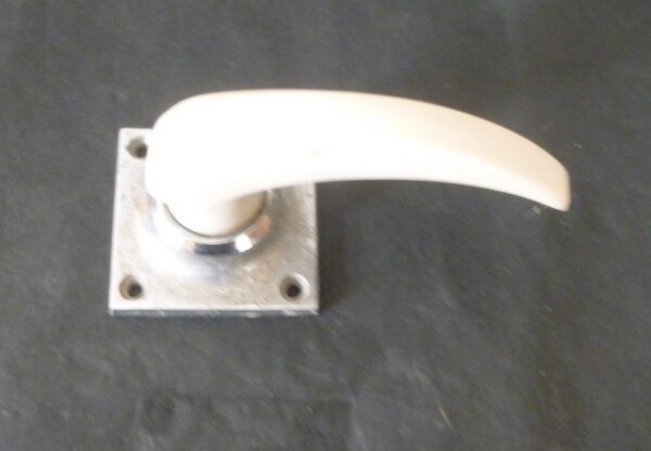 Door Handle, in ivory bakelite, c.1950's - Image 3