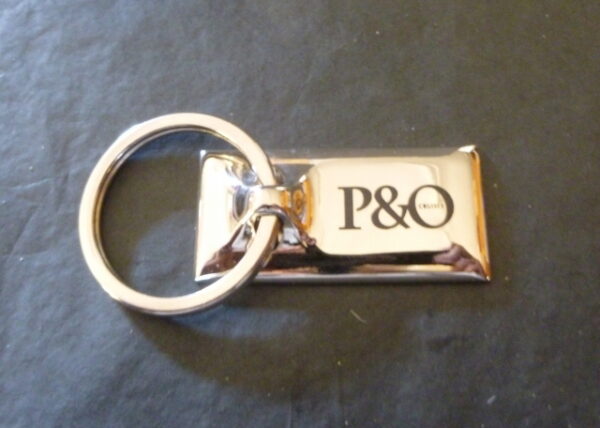P and O Cruises "Let me entertain you", diamante Key Ring