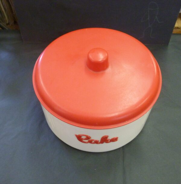 vintage Eon Kitchen 'Cake' Canister, raised applied label, in red on ivory bakelite, c.1940's - Image 3