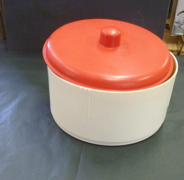 vintage Eon Kitchen 'Cake' Canister, raised applied label, in red on ivory bakelite, c.1940's - Image 4
